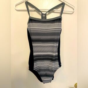 Nike Swimsuit size Small like new
